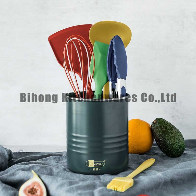 7-Piece Kitchen Utensil Set with Holder