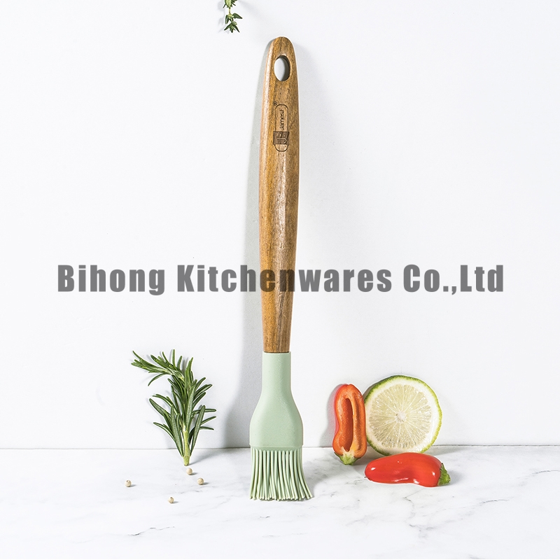 Silicone and Nylon Brush with Teak Wood Handle
