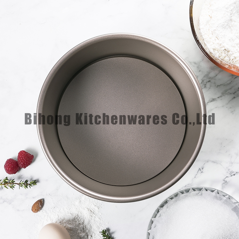 8 Inch Round Owenware Non-Stick Pan