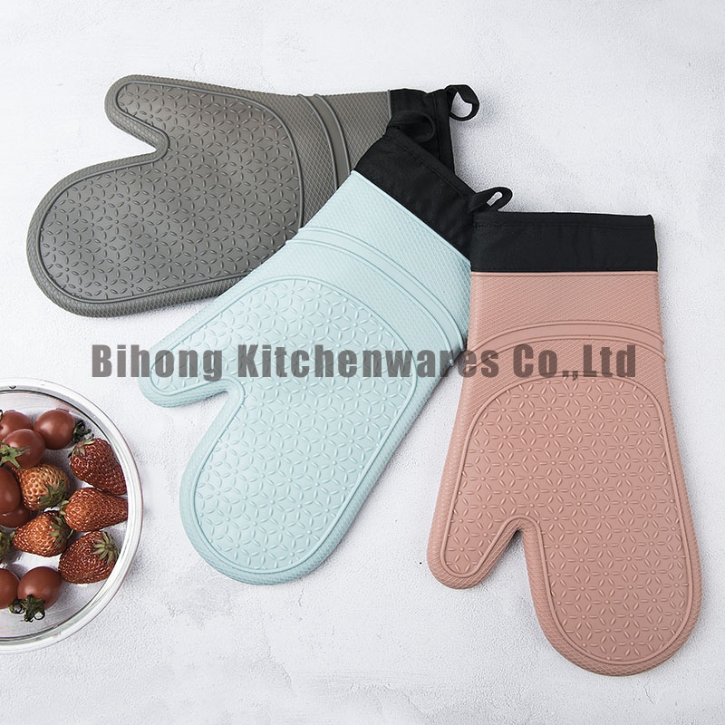 Silicone Heat Resistant Gloves with Brush