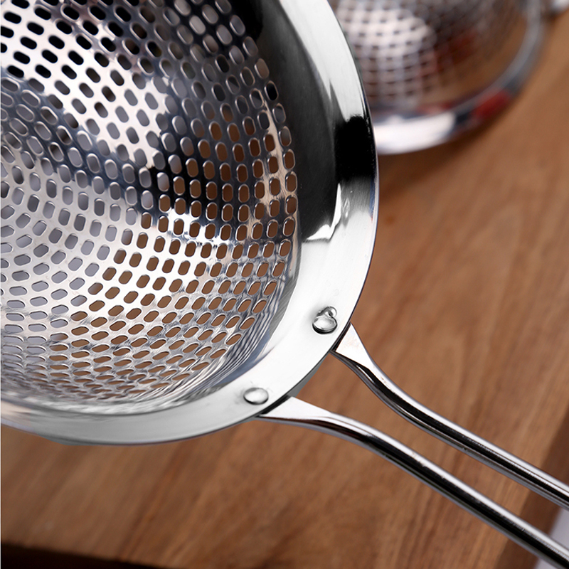 Colander with Five Centimeter Handle