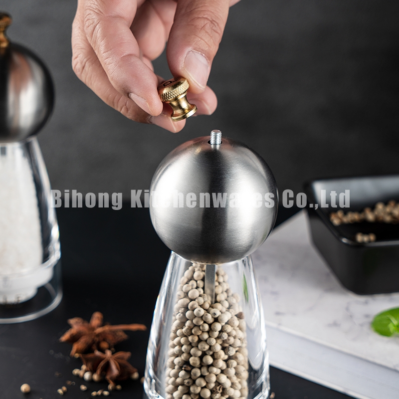 2-Piece Pepper and Salt Mill Set