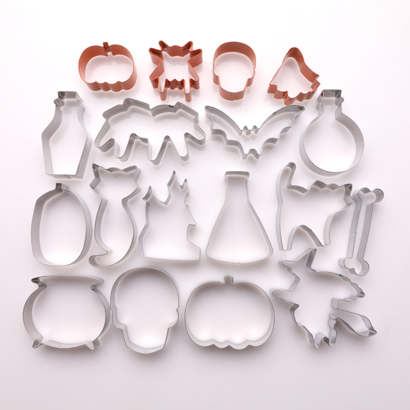 Wina 18-Piece Stainless Steel Cookie Cutters