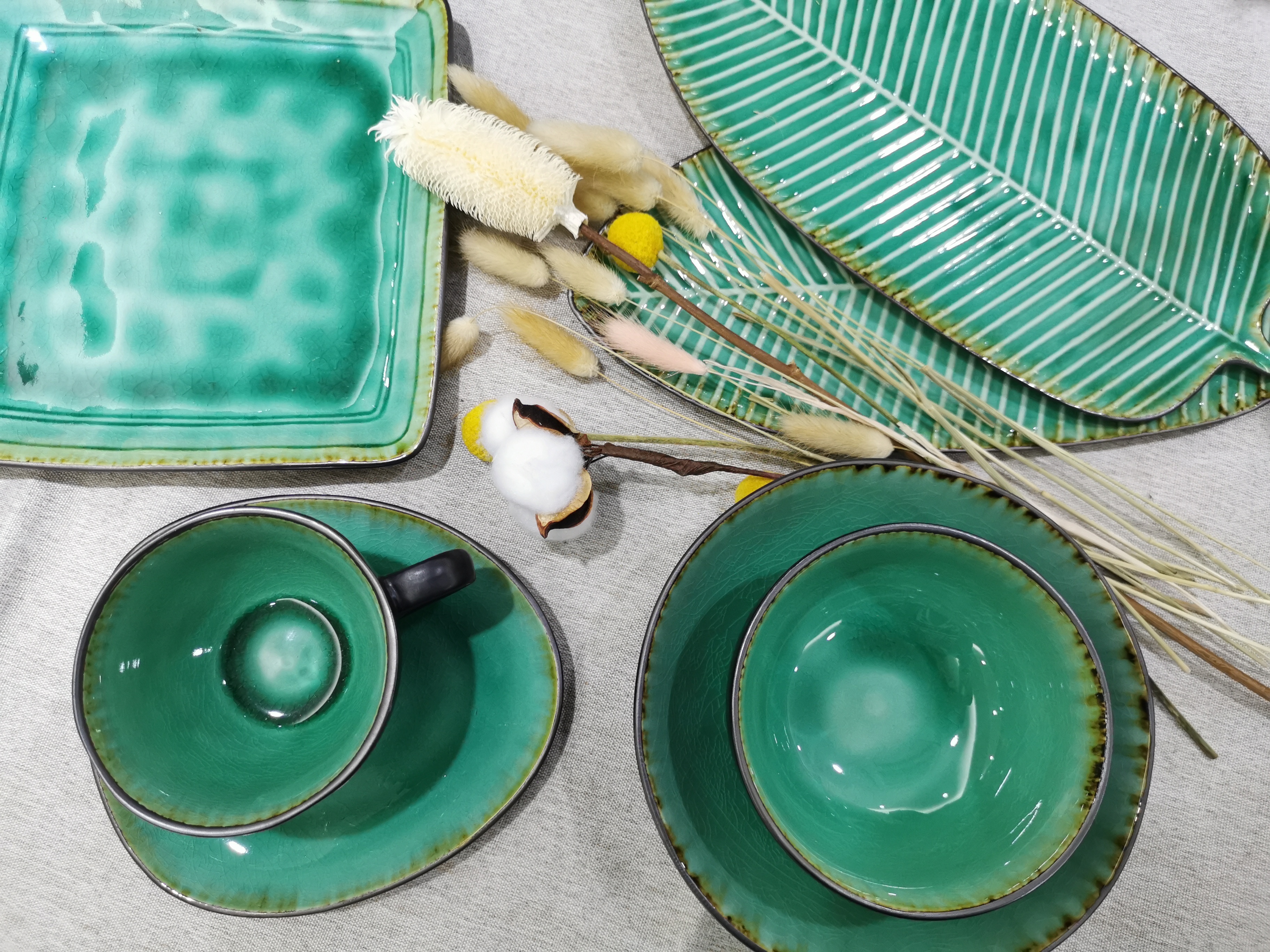 Stoneware Crackle Glaze Dinner Set