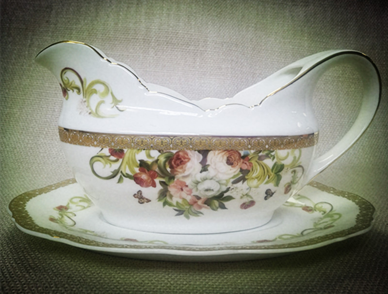 Fine New Bone China 70-Piece Dinnerware Set