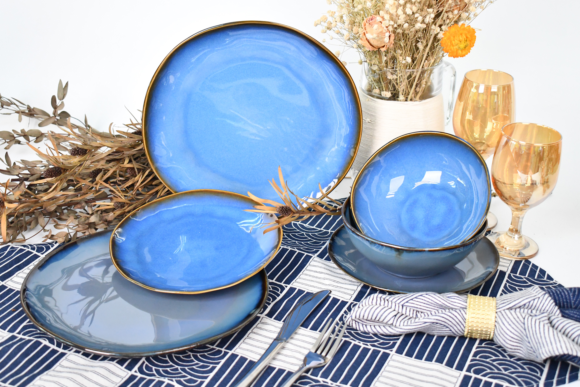 Stoneware Dinner Sets, Set of 4 Plates