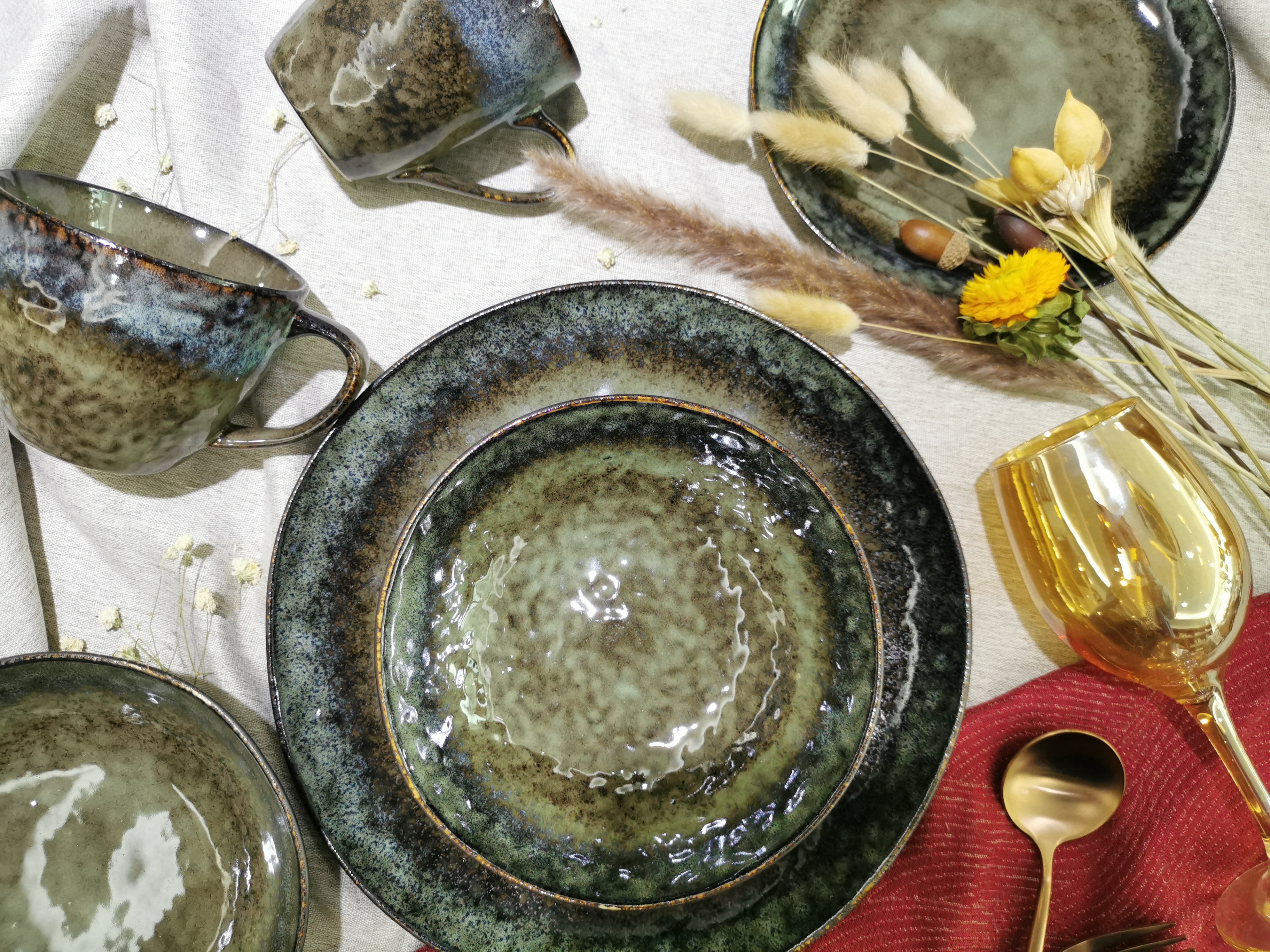 Stoneware Dinner Sets