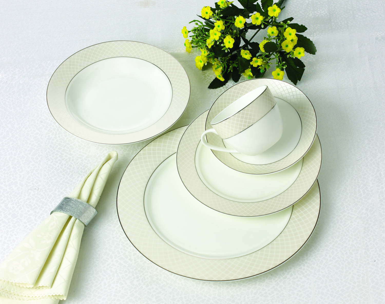 Bone China Dinner Sets with Gold Design