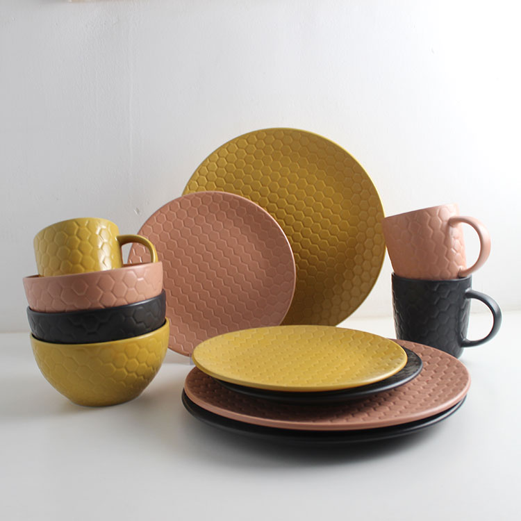 Embossed Spherical Pattern Porcelain Dinnerware Set