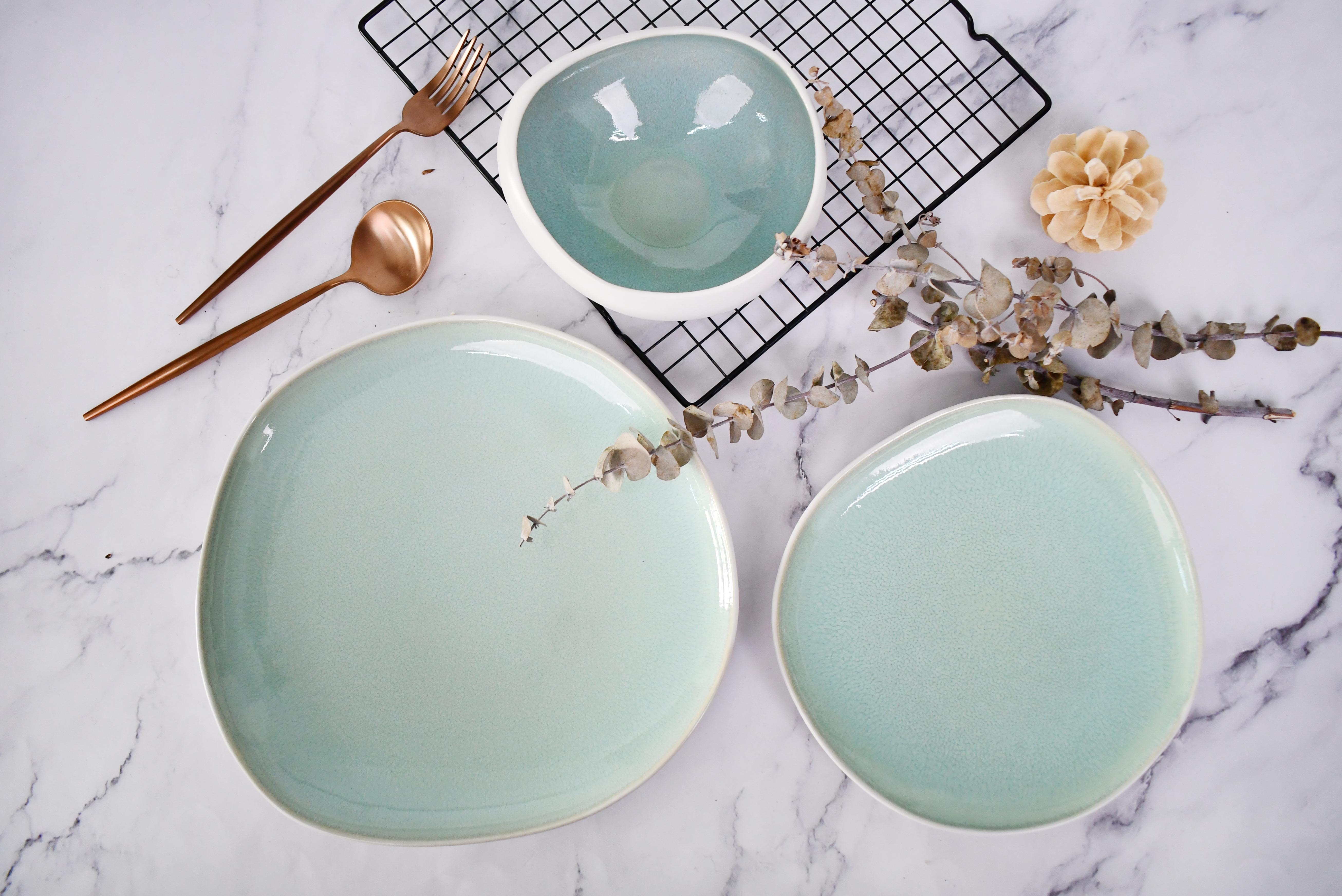 Stoneware Dinner Sets