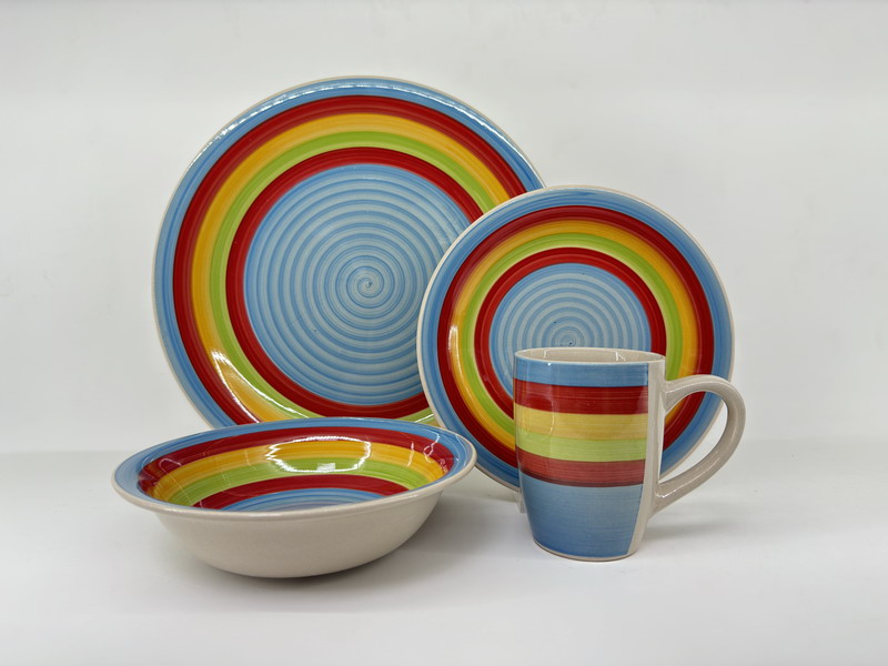 16-Piece Stoneware Handpainted Dinner Set with Golden Rim