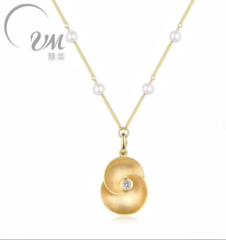 18K Yellow Gold Alocasia Flower Necklace with Diamond Pearl