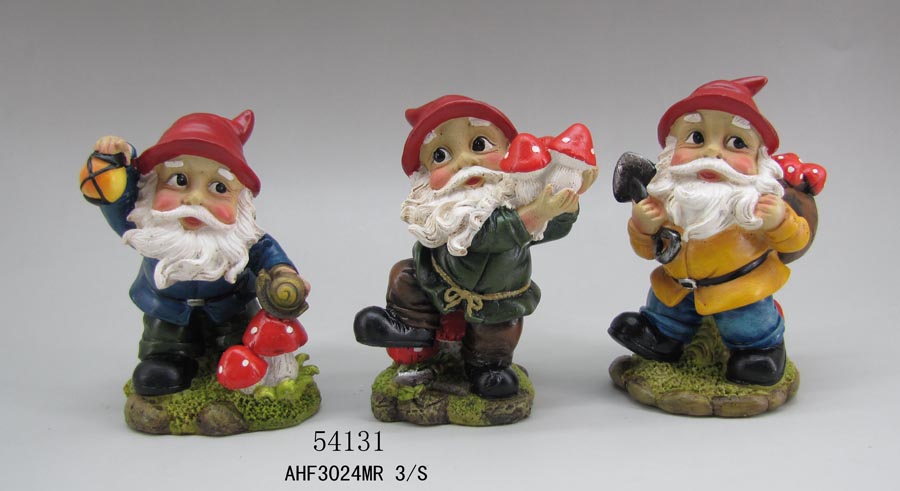 Sitting Gnome Design Welcome Statue