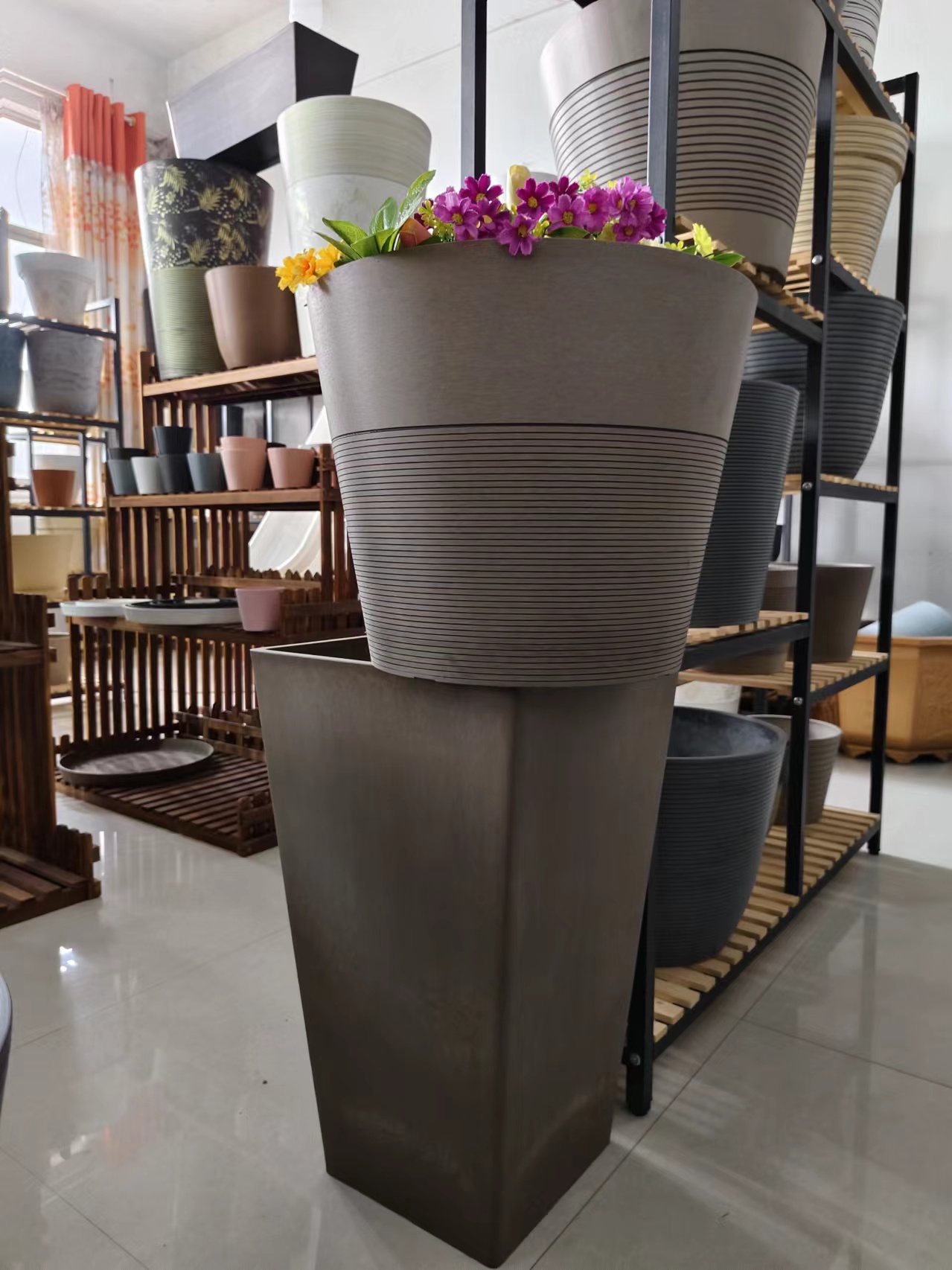 Outdoor Decorative Planter Pot for Events and Landscapes