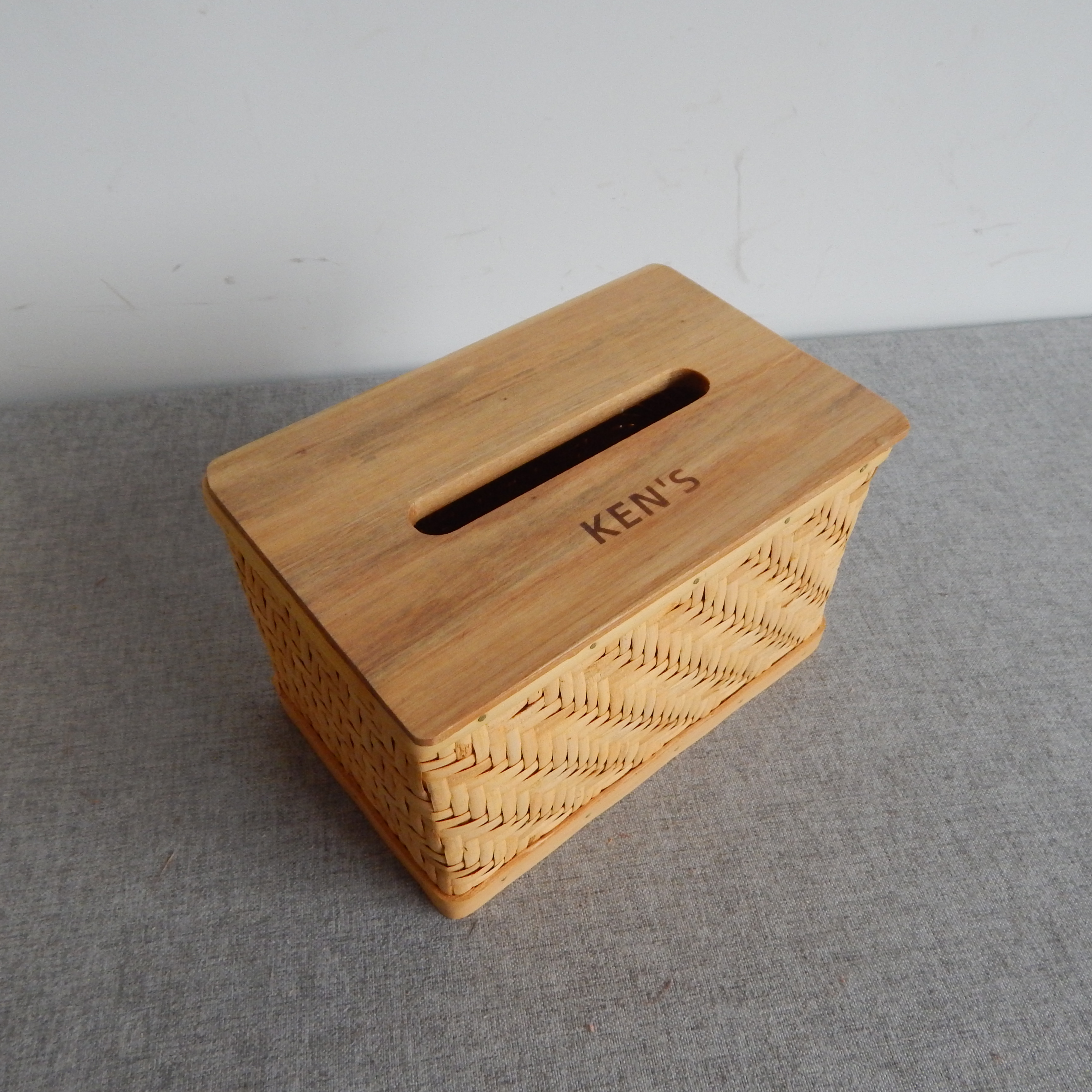 Woodchip Tissue Basket