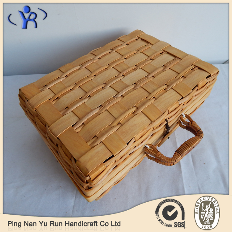 Woodchip Picnic Basket