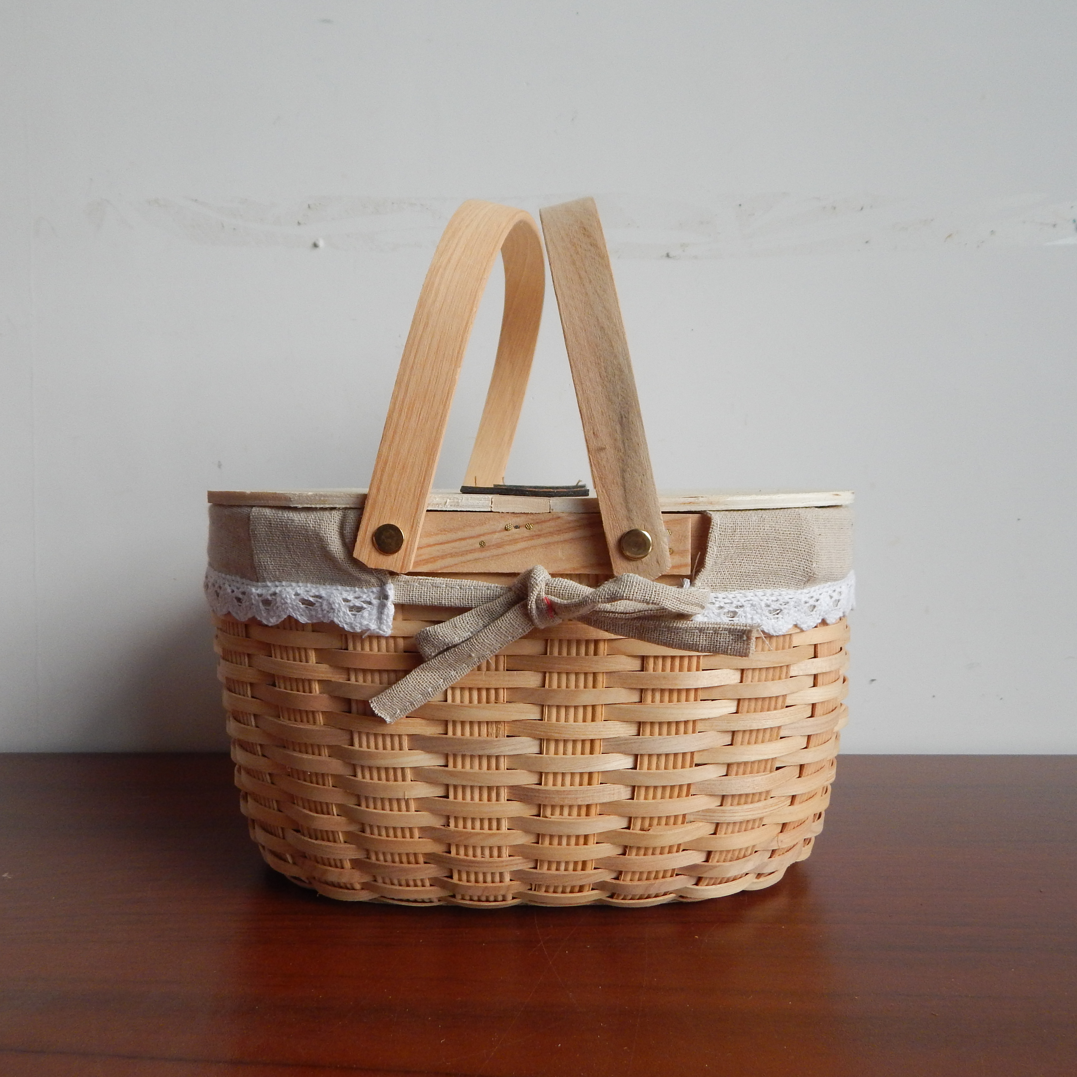 Woodchip Picnic Basket