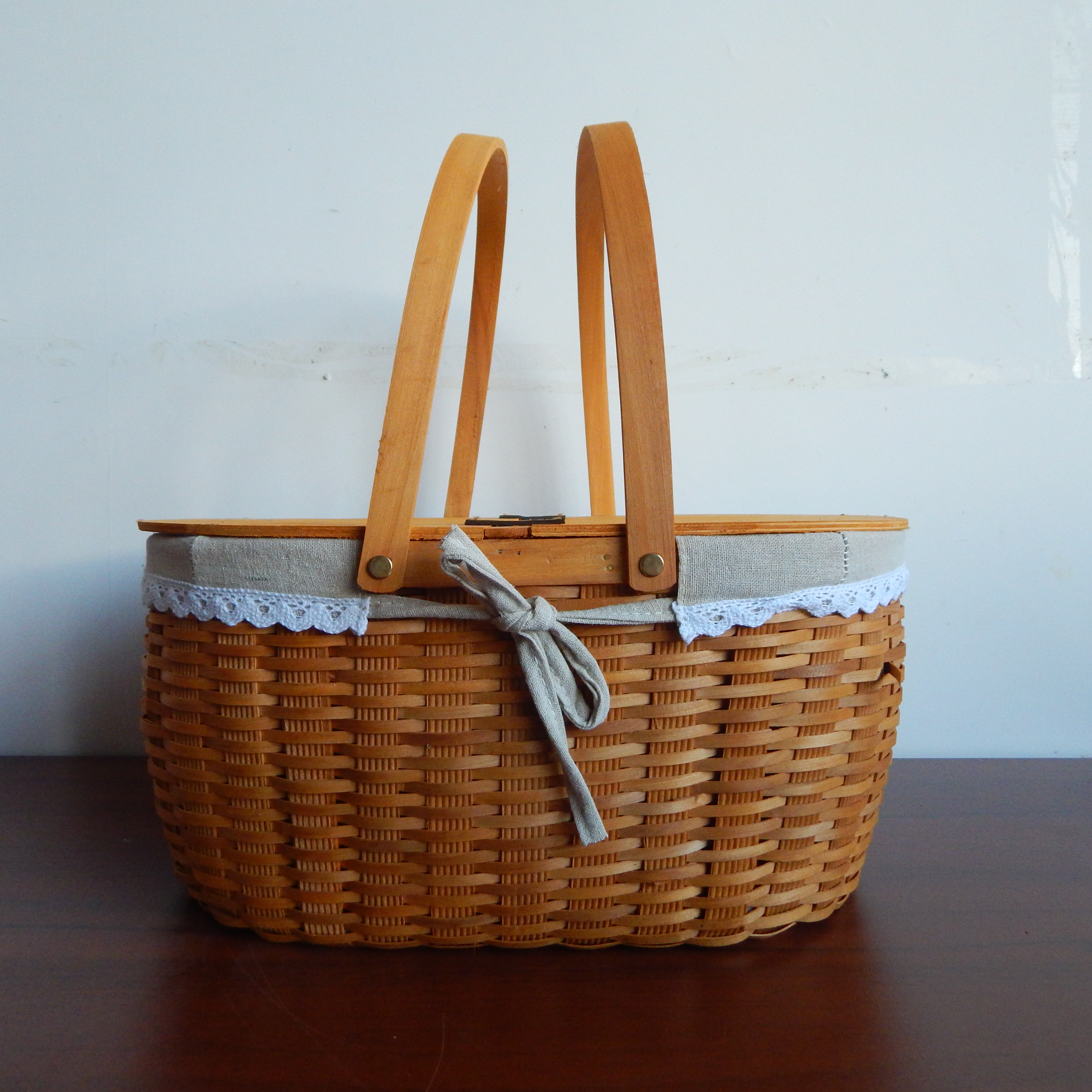 Woodchip Picnic Basket