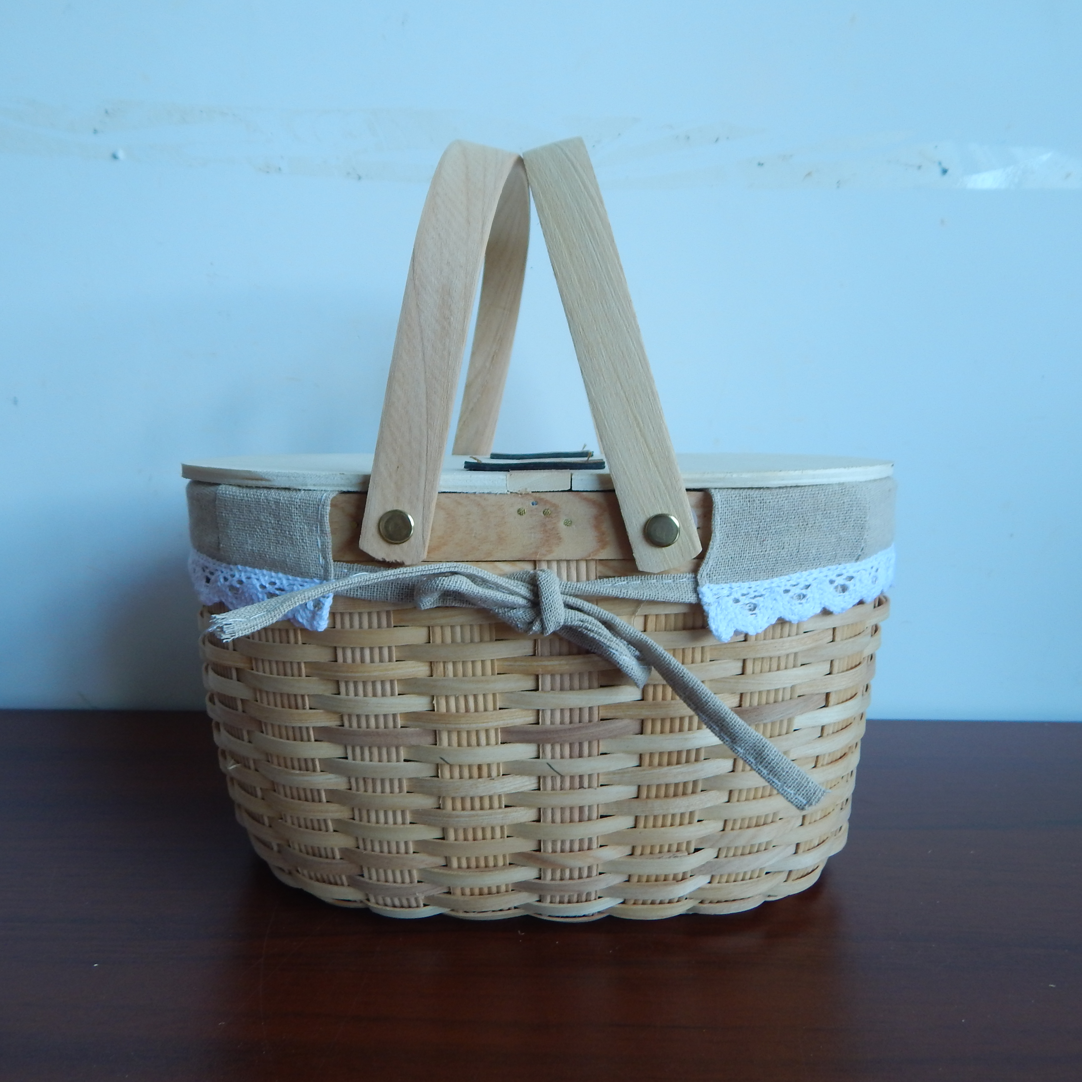 Woodchip Gift Basket