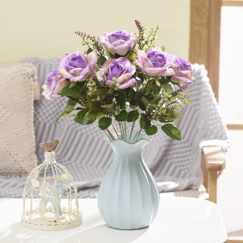 Rose Bush 12 Stems