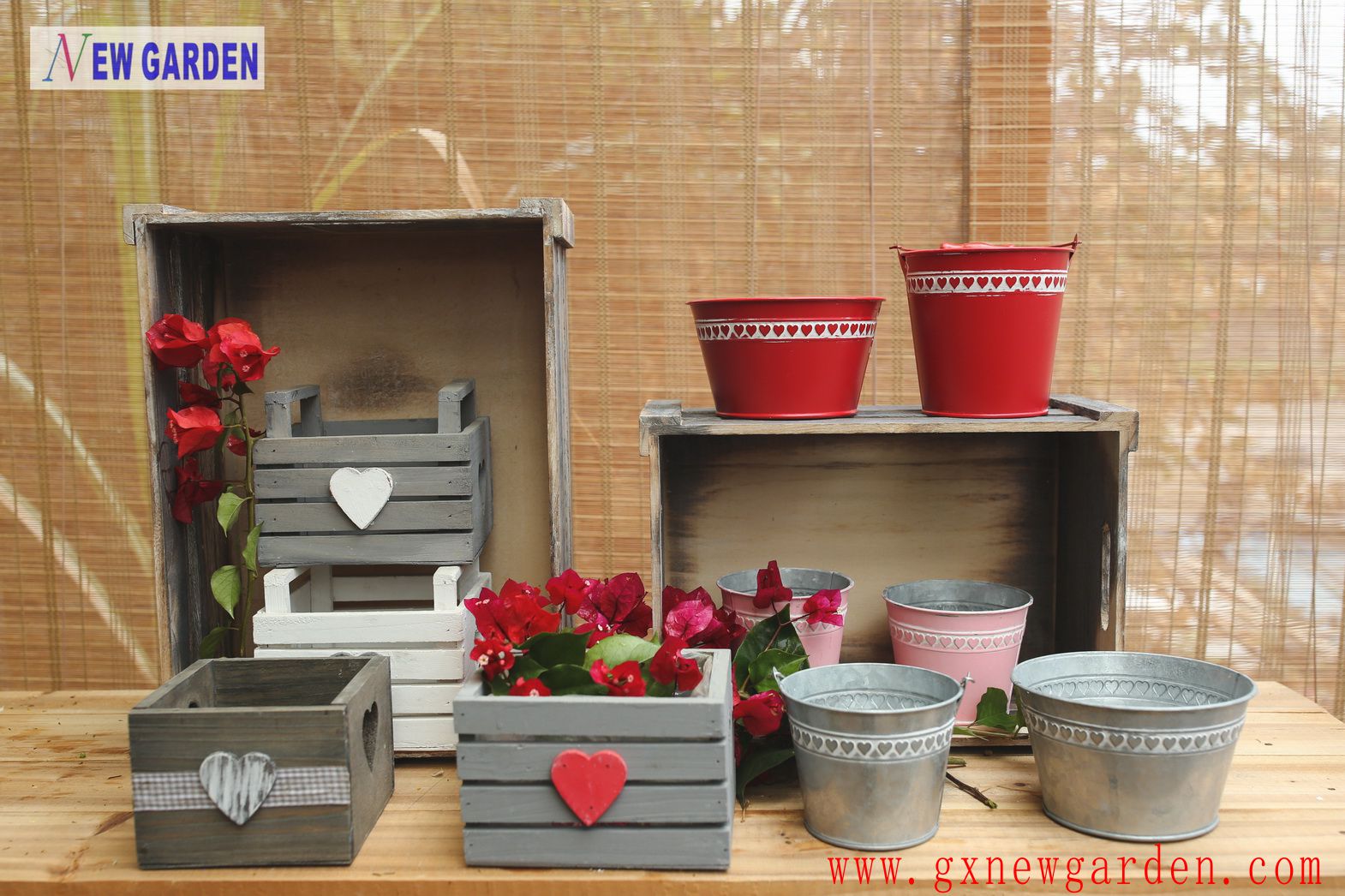 Zinc Flower Pot with Wooden Base