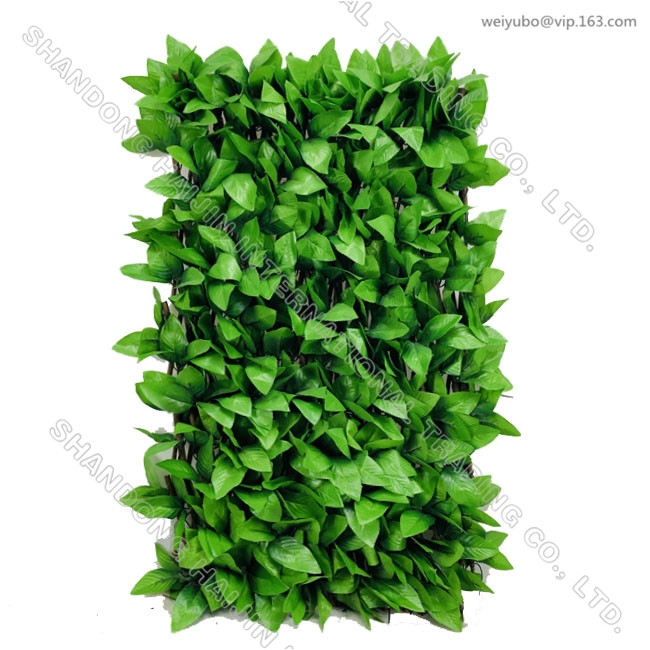Artificial Boxwood Leaf Trellis