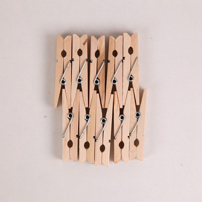 Paper Photo Frame with String and Clip