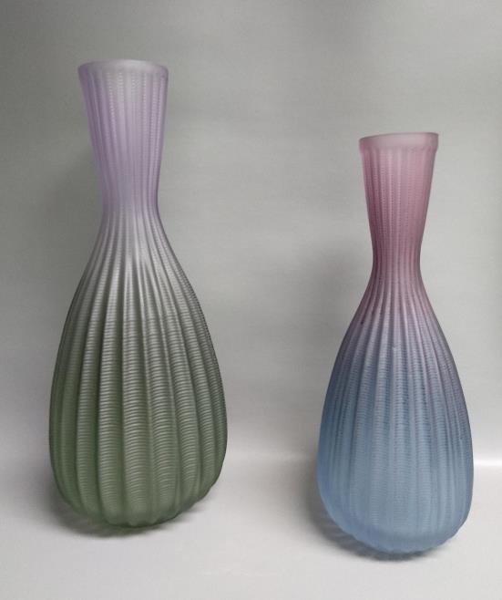 Mouth Blown Glass Flower Vases with Spray Color Effect