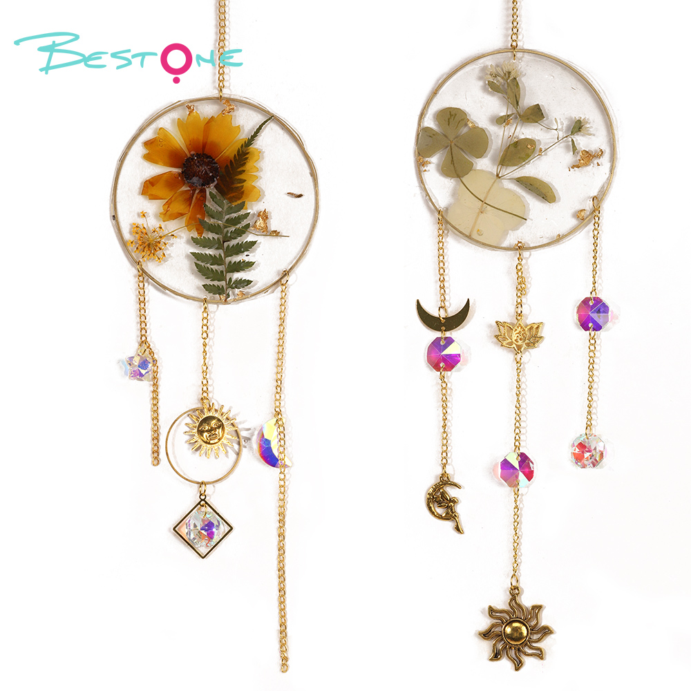 Sun Catcher Wall Hanging with Dried Four-Leaf Clover