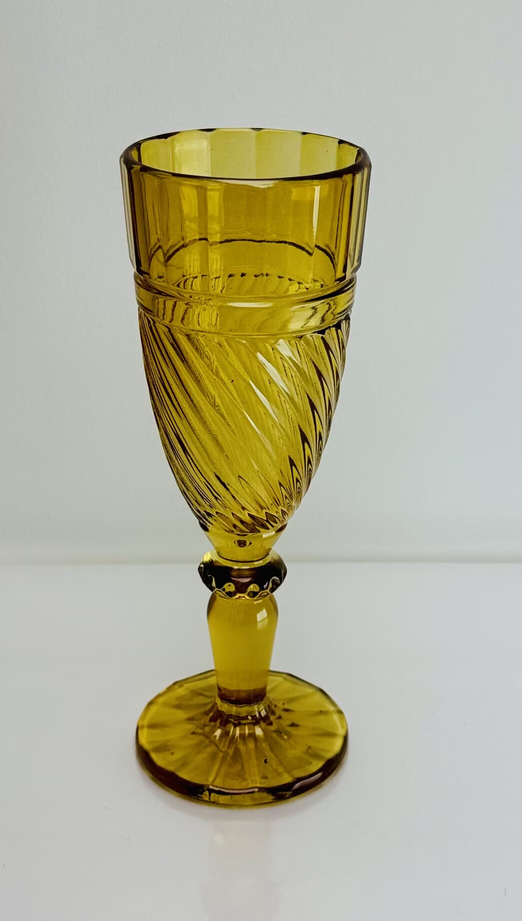 Ribbed Champagne Glass