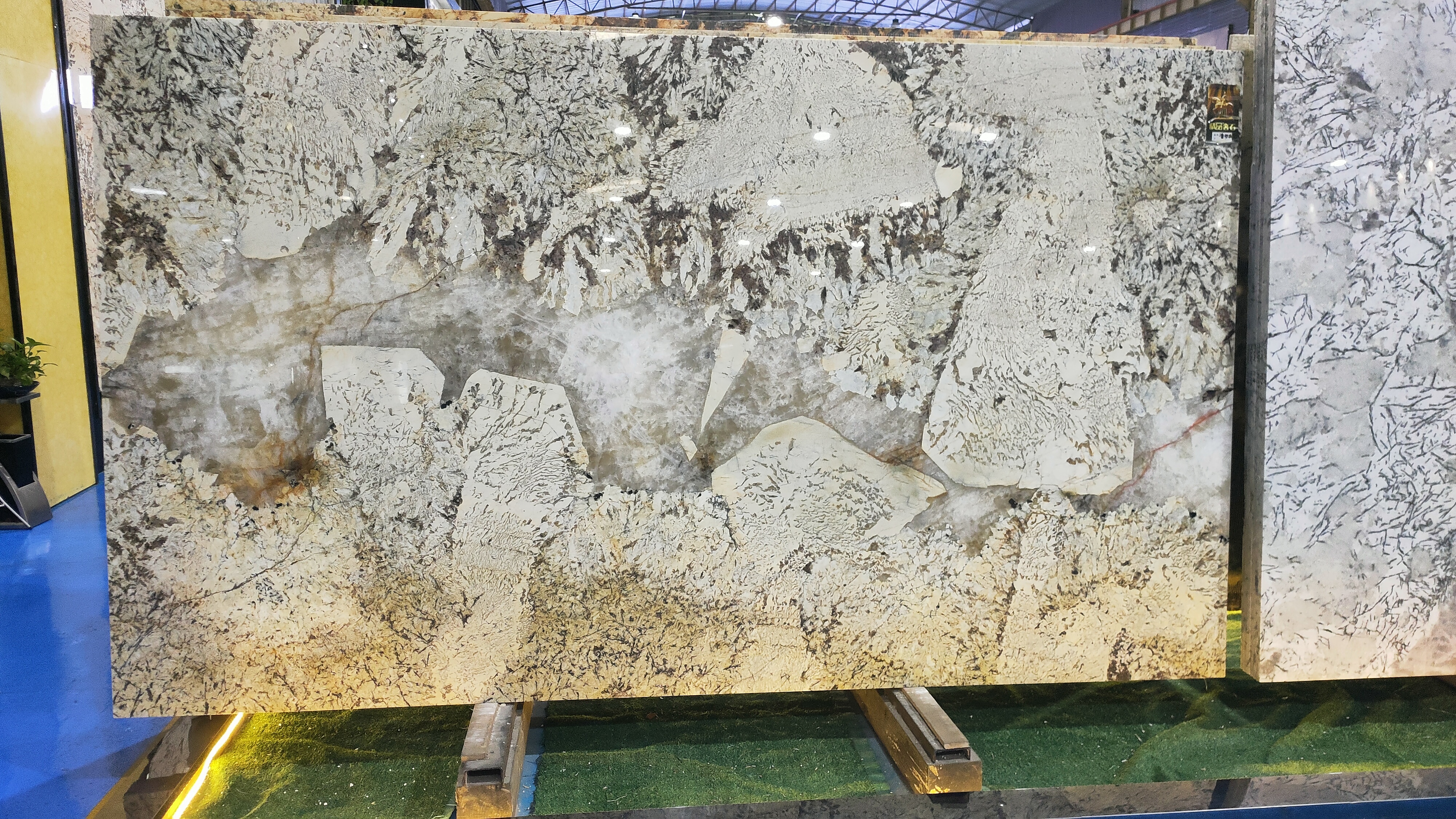 Boton Natural Marble Floor Tiles