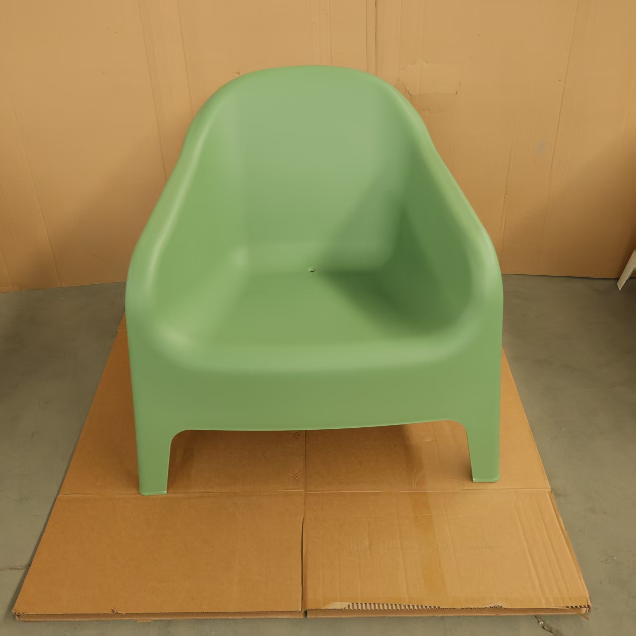 Plastic Dining Chair for Indoor and Outdoor Use