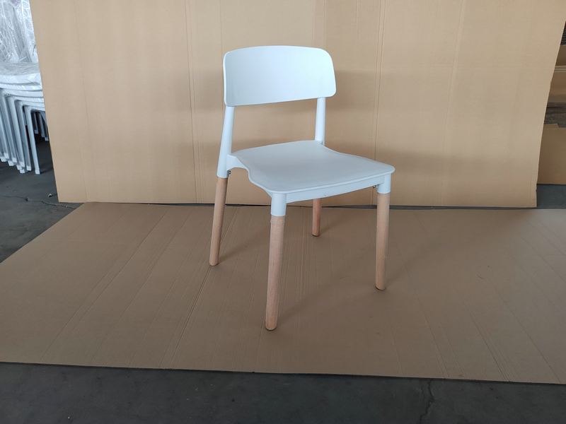 Plastic Dining Chair for Outdoor and Coffee Use