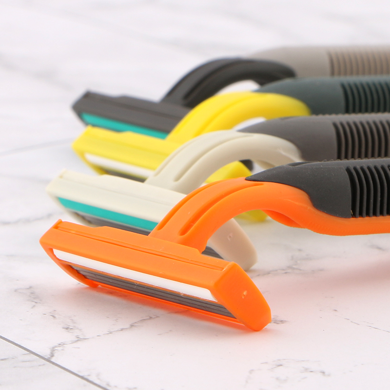 Triple Blade Disposable Shaving Razor