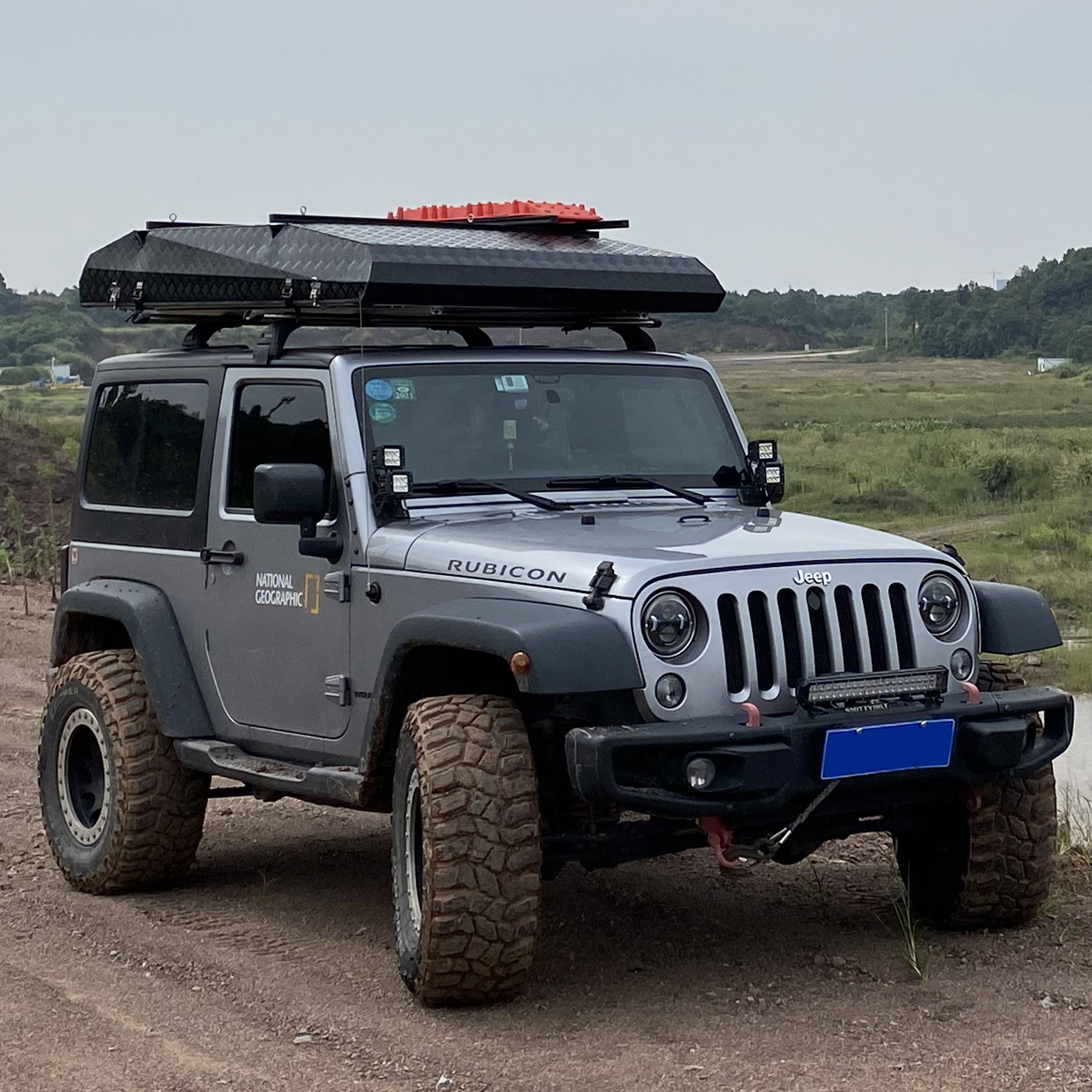 3-4 Person Aluminum Off-Road Hard Shell Roof Top Camper Tent
