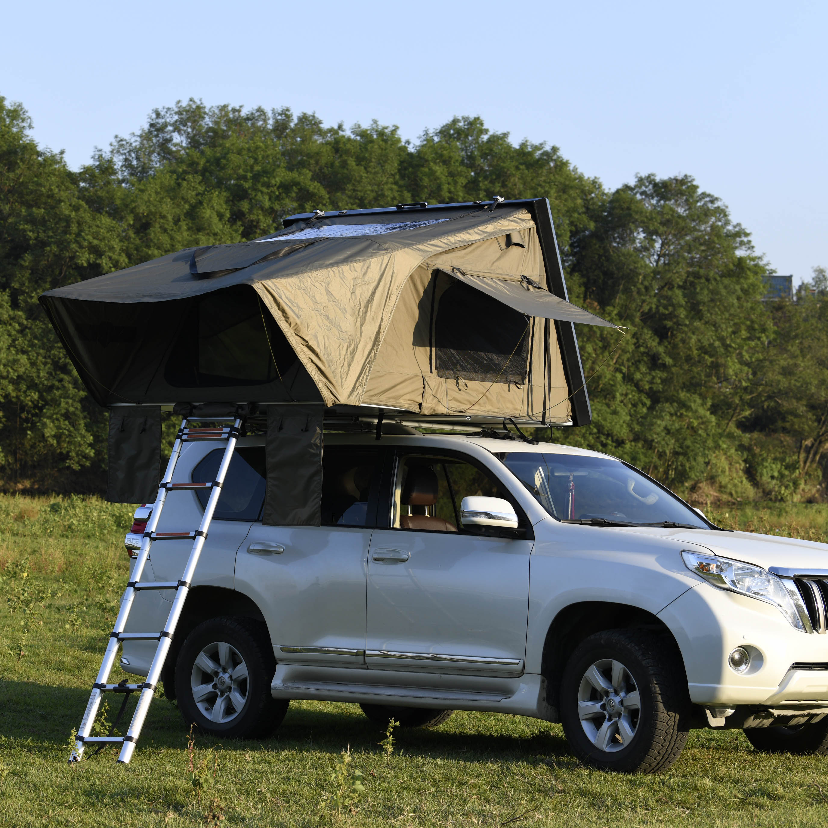 Aluminum Hard Shell Roof Top Car Camping Trailer Family Tent