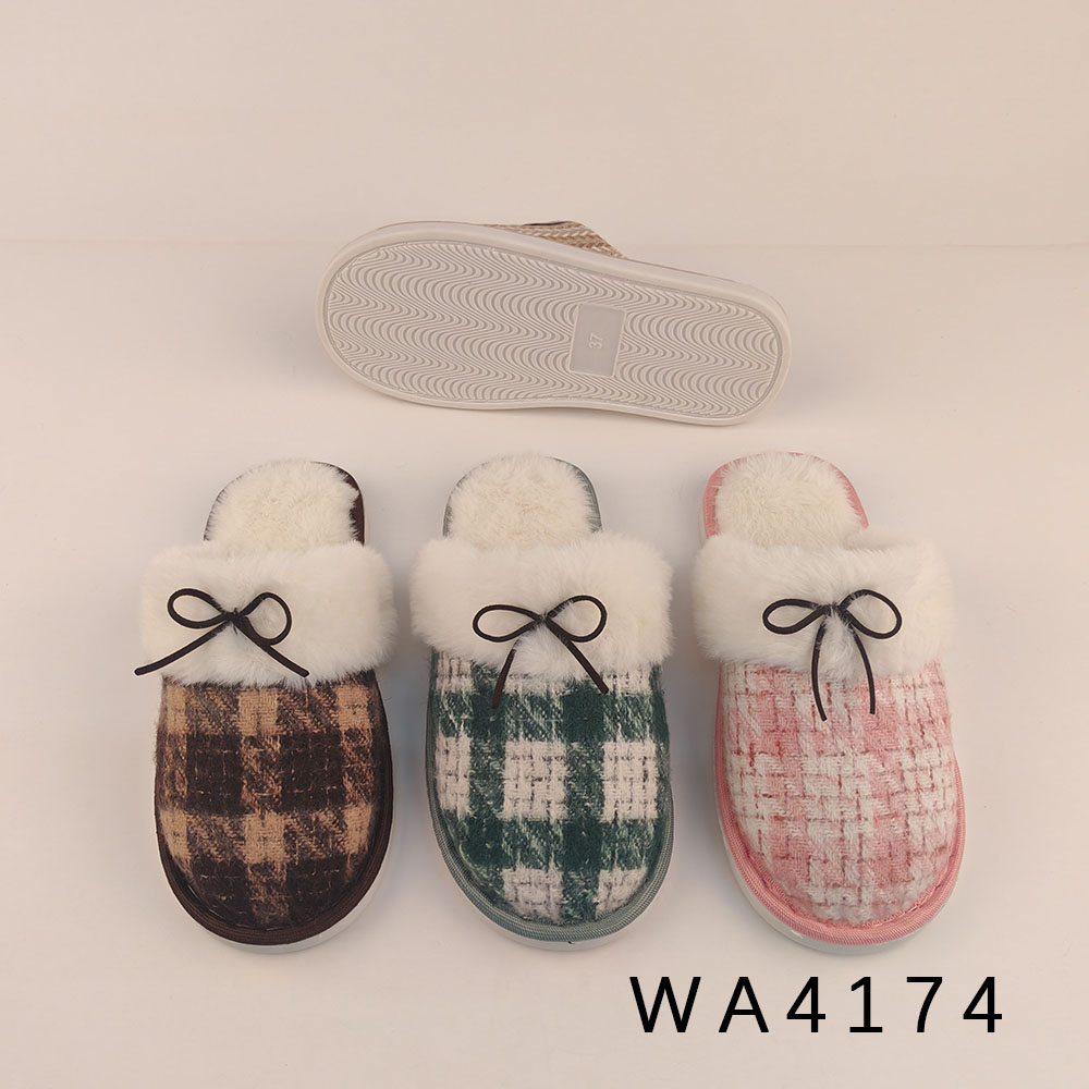 Indoor slippers with thick flat sole