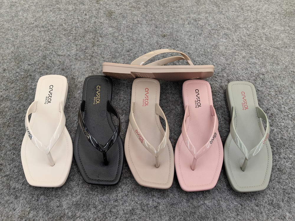 Lady's Flat Sandals