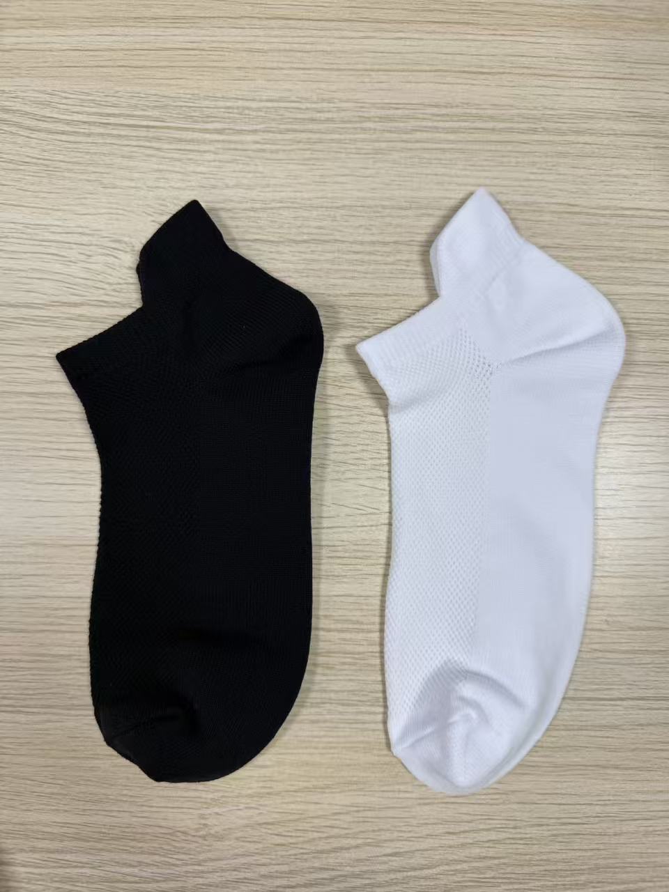Lady's Short Socks with Shallow Cuffs