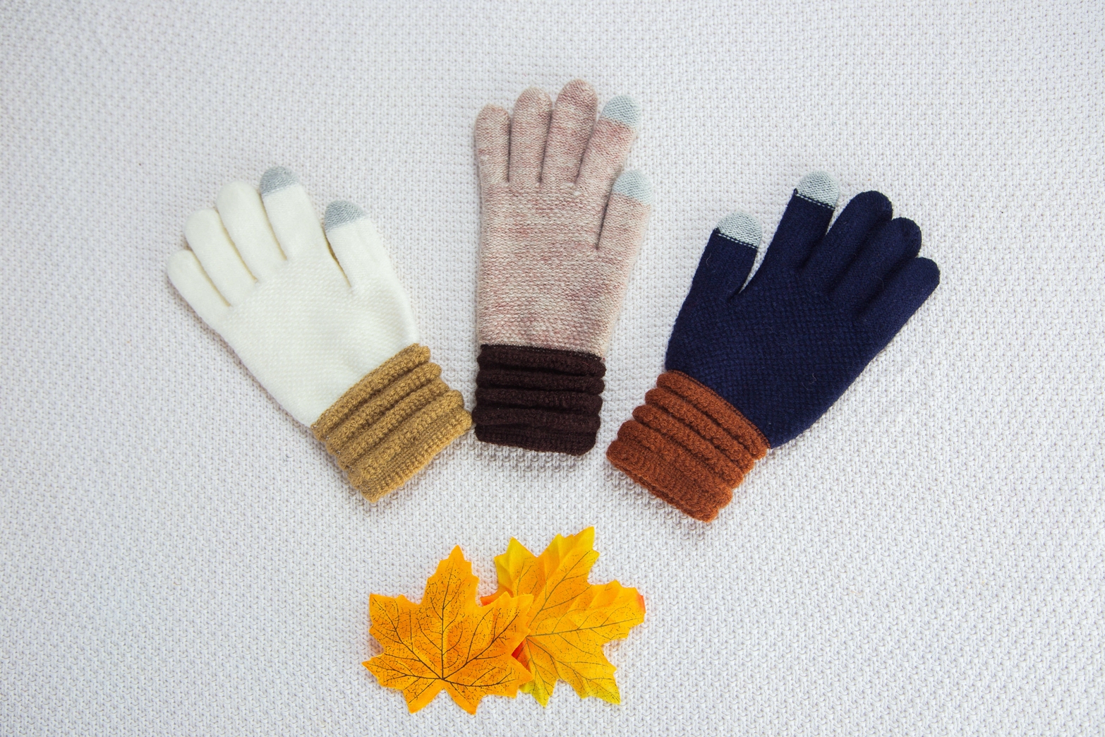 Women's Acrylic Gloves with Touchscreen Fingers