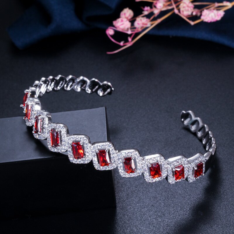 Korean Fashion Micro-Inlaid Zircon Exquisite Bracelet