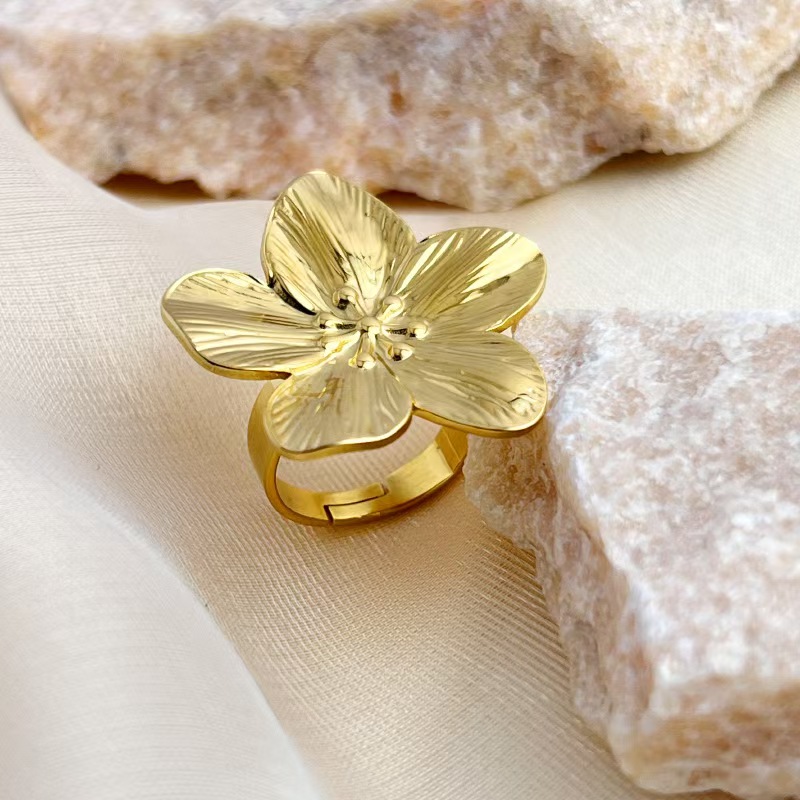 European and American Fashion Stainless Steel Flower Ring
