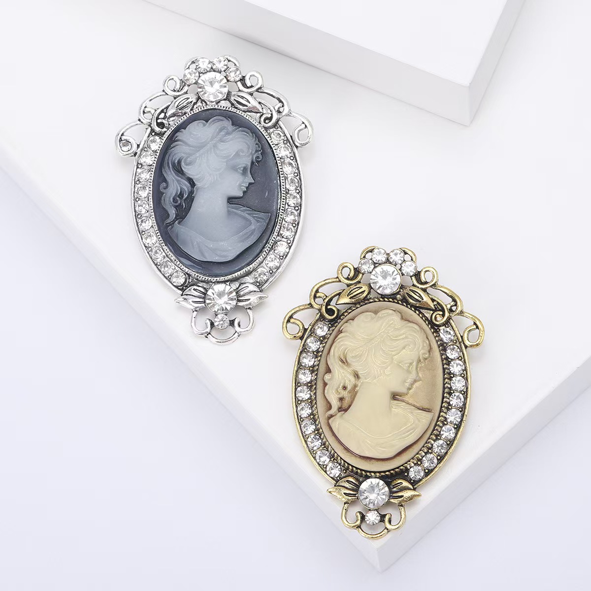 European and American Beauty Head Series Brooch
