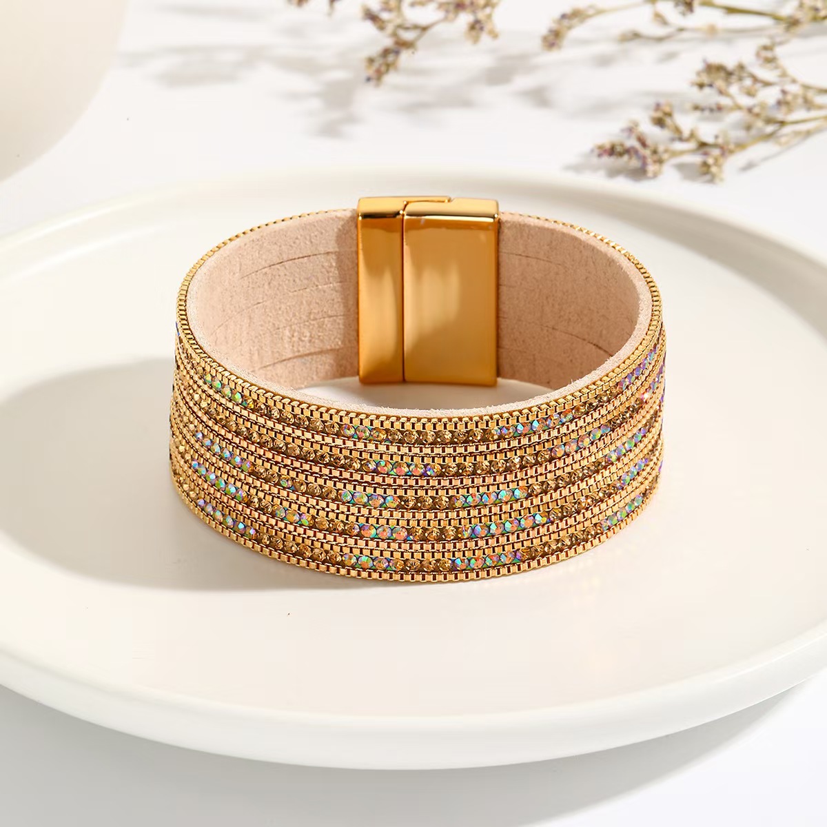 European and American Popular Wide Edge Magnetic Buckle Diamond Leather Bracelet