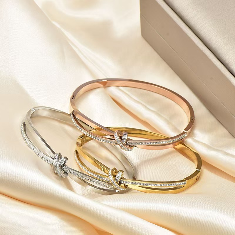 European and American Stainless Steel Knotted Diamond Inlaid Bracelet
