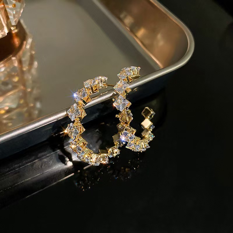 European and American Fashion Silver Needle Zircon C-Shaped Earrings