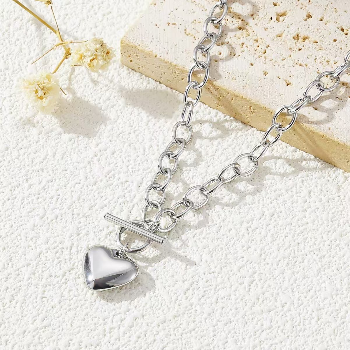 European and American Simple Smooth Love Pendant Stainless Steel OT Buckle Necklace