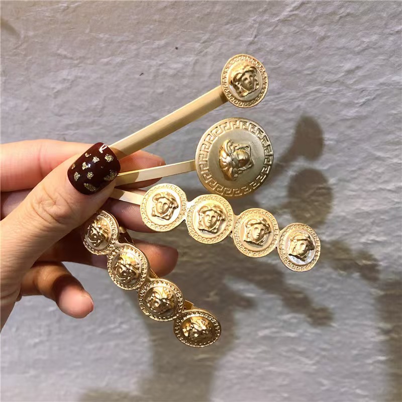 Baroque Portrait Hair Clip