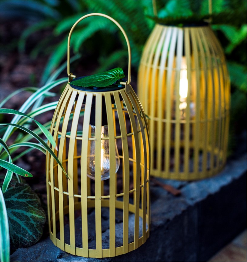 Solar Metal Lantern with Plastic Filament Bulb