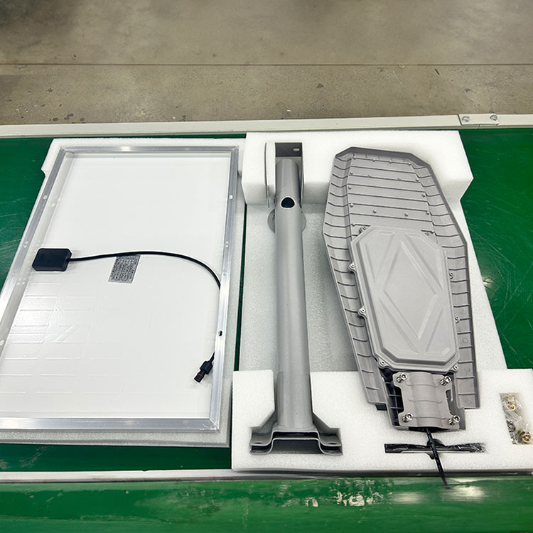 2023 Solar Street Light 100W-600W